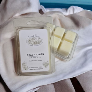 A package of six all-natural soy wax melts scented with a fresh, airy fragrance oil that pairs linen and light florals, grounded by notes of soft powder and sandalwood.